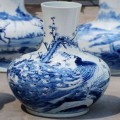 孔雀開(kāi)屏天球龍花瓶定做 手繪青花釉下彩仿古青花瓶定制